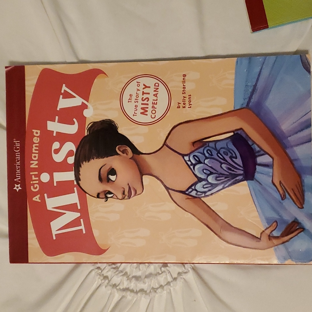 3 American girl books - Picture 3 of 4